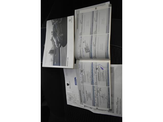 Peugeot 208 1.2 PureTech Blue Lion Parkeersensoren Navi Carplay Cruise