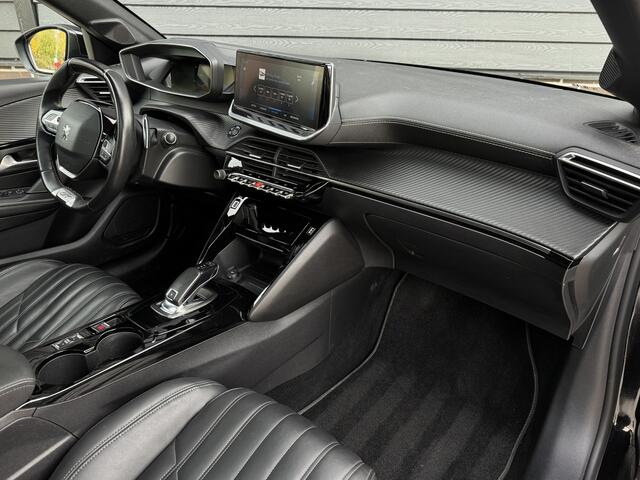 Peugeot 208 1.2 130 pk GT Panoramadak, vol leder elektrisch