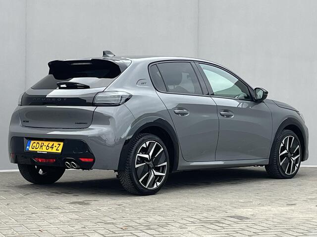 Peugeot 208 Hybrid 136 e-DCS6 GT / Adaptieve Cruise Control / Navigatie-pakket / Parkeersensoren Voor & Achter / Apple Carplay/Android Auto / Parkeercamera Voor & Achter / Climate Control / Dodehoekdetectie /