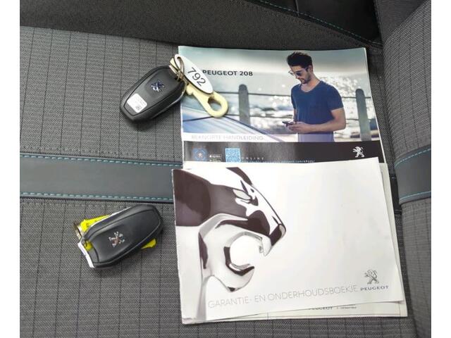Peugeot 208 1.5 HDi Blue Lease Allure / Navigatie / Pdc.+Camera / Airco-ecc./ Radio-multimedia /