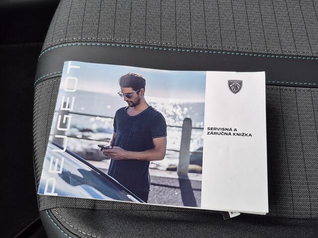 Peugeot 208 1.2 PureTech Allure Pack | Automaat | Navigatie | Keyless Entry en Start | Parelmoer Wit !!