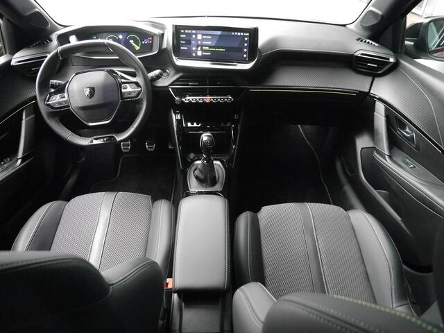 Peugeot 208 1.2 PureTech 100 GT | Keyless entry en start | Lichtmetalen velgen | Dodehoekdetectie | Navigatie | Camera voor en achter | Draadloze telefoonoplader