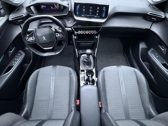 Peugeot 208 1.2 PureTech Allure | Panorama | Adaptive Cruise C | Weinig KM | Dealer onderhouden | Keyless | Carplay | Interesse, Proefrit? Bel of app met: 06-24 28 28 42