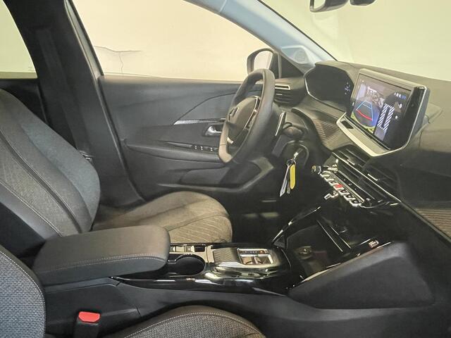 Peugeot 208 Hybrid 100 AUT Allure Navigatie Apple Carplay/ Android Auto Camera Parkeersensoren Adaptive Cruise Control Stoelverwarming Ledverlichting Climate control