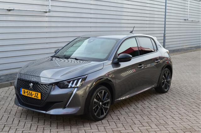 Peugeot 208 1.2 PureTech GT Pack O.a: Camera, PDC, Clima, Stoelverw, ACC, Carplay, Etc. All-in prijs!