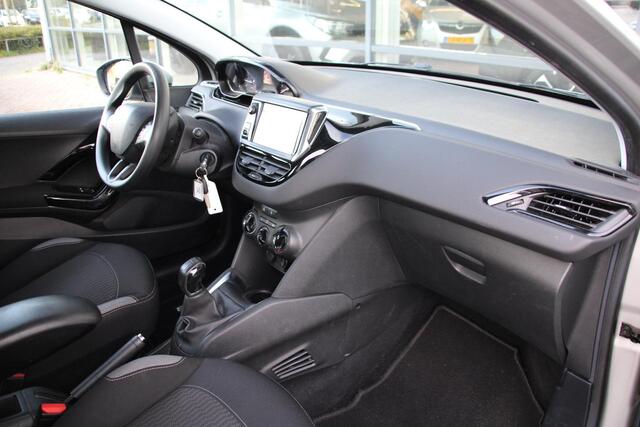 Peugeot 208 1.2 PureTech Blue Lion Airco Navi Carplay Cruise Dealer onderhouden