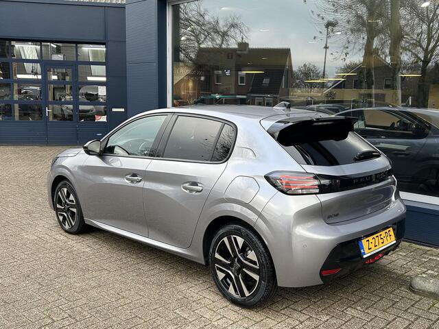 Peugeot 208 1.2 Hybrid 110 PK Automaat Allure | Navigatie | Camera | Climate Control | Adaptieve Cruise Control | LED Verlichting | Hybride Rijden met Automaat | 16" Lichtmetalen Velgen | Digitaal Dashboard | Parkeersensoren | Spoiler |