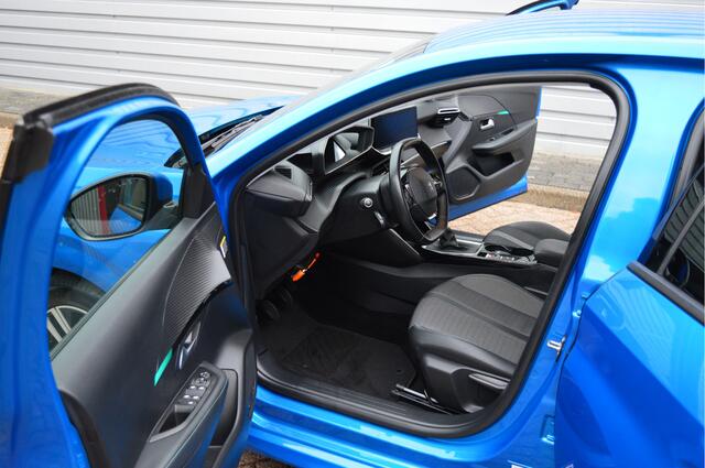Peugeot 208 1.2 PureTech Blue Lease Allure O.a; Carplay, LED, PDC, Camera, Navi, Clima, Cruise, Etc. All-in prijs!