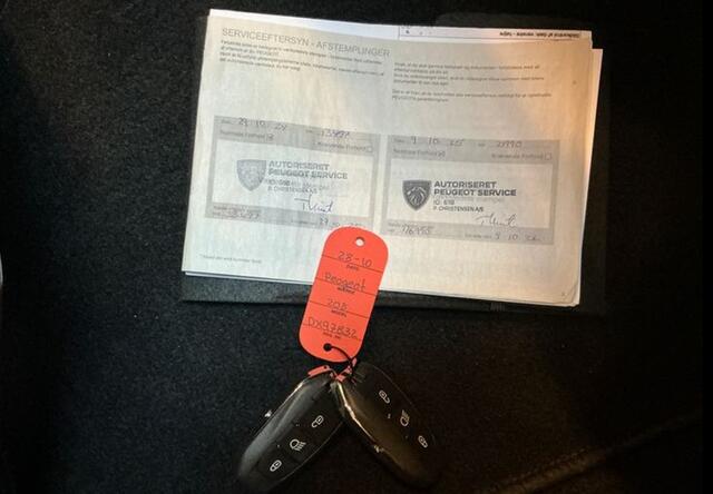 Peugeot 208 1.2 PureTech 100 Allure Stoel verwarming/ECC/Key less.