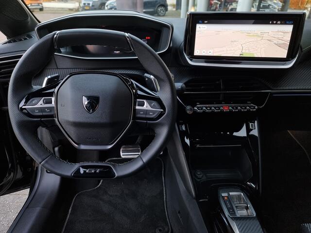 Peugeot 208 Hybrid 136 e-DCS6 GT | Ad.cruise | Panorama | Allerdikste uitvoering! | 1023km!