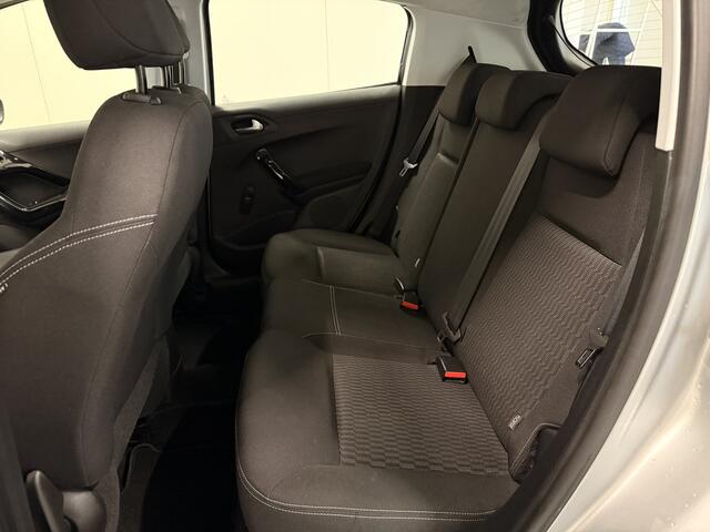 Peugeot 208 1.2 PureTech Blue Lion | Led | DAB | Airco | Cruise | Apple Carplay / Android Auto | Navigatie |