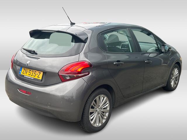 Peugeot 208 1.2 PureTech Signature Navigatie / Parkeerhulp achter / 16'' / DAB / Bluetooth / Cruise Control
