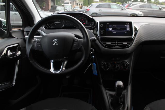 Peugeot 208 1.2 PureTech Signature Navigatie / Parkeerhulp achter / 16'' / DAB / Bluetooth / Cruise Control