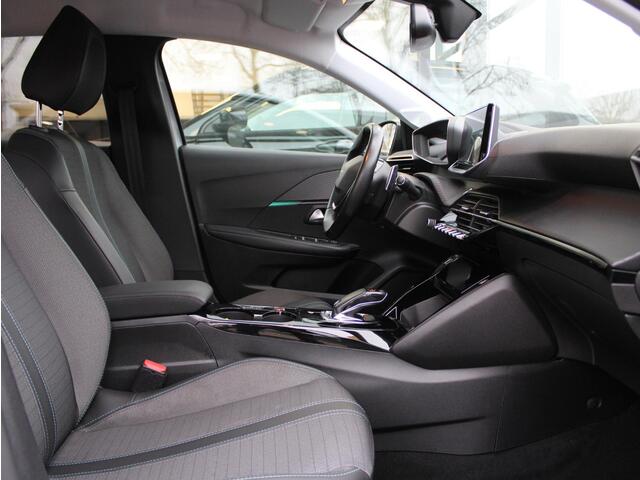 Peugeot 208 1.2 PureTech Allure Automaat | Navi / Climate / Camera
