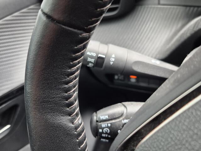 Peugeot 208 1.2 PureTech Allure WORDT VERWACHT !! | Navigatie | 3-D Dashboard | Camera | Parkeersensoren | Apple Carplay en Android Auto | Mooie Lage Kilometerstand met NAP !!