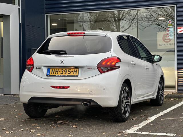 Peugeot 208 1.2 PureTech 110pk GT-line | Panoramadak | Navigatie | Climate Control | Apple Carplay/Android Auto | Parkeercamera/-sensoren | Cruise Control |