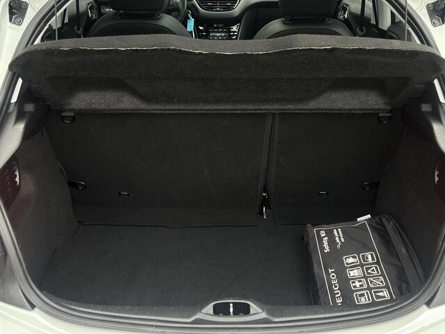 Peugeot 208 1.2 PureTech 110pk GT-line | Panoramadak | Navigatie | Climate Control | Apple Carplay/Android Auto | Parkeercamera/-sensoren | Cruise Control |