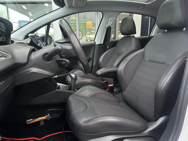 Peugeot 208 1.2 PureTech 110pk GT-line | Panoramadak | Navigatie | Climate Control | Apple Carplay/Android Auto | Parkeercamera/-sensoren | Cruise Control |