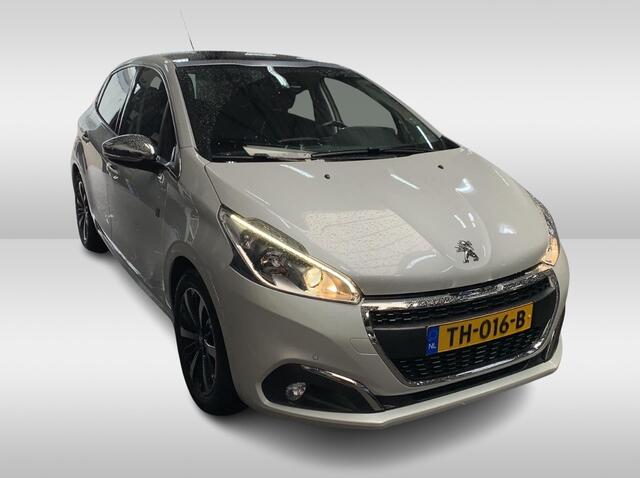 Peugeot 208 1.2 PureTech Tech Edition / Nieuwe distr.riem! / Full option! / Trekhaak / Panoramadak / Camera / Navigatie / 16'' / Getint glas / DAB / Cruise Control / Armsteun