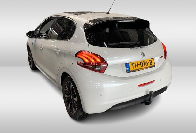Peugeot 208 1.2 PureTech Tech Edition / Nieuwe distr.riem! / Full option! / Trekhaak / Panoramadak / Camera / Navigatie / 16'' / Getint glas / DAB / Cruise Control / Armsteun