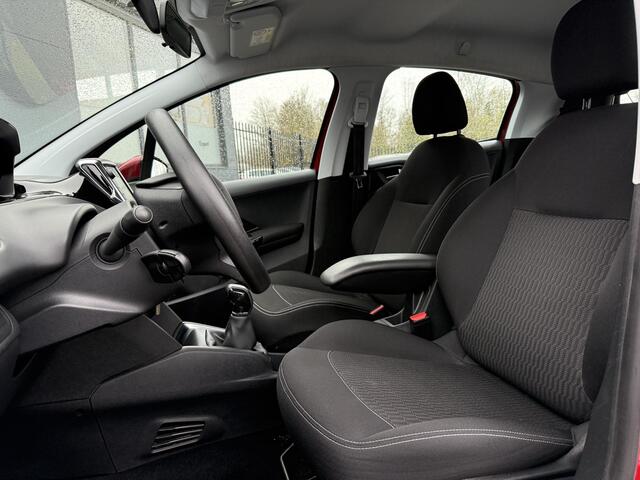 Peugeot 208 1.2 PureTech Blue Lion 2e Eigenaar,Dealer Onderhouden,Navi,Airco,Cruise,5 Deurs,Pdc,N.A.P,Bj 12-2017,Weinig Km,Nieuwe Apk bij Aflevering