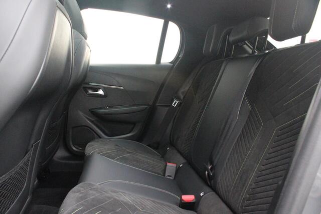 Peugeot 208 Hybrid 145PK e-DCS6 GT PACK | ELEKTRISCH VERSTELBARE BESTUURDERSSTOEL MET MASSAGE FUNCTIE | CAMERA VOOR + ACHTER | ALCANTARA BEKLEDING | DODEHOEK DETECTIE | ADAPTIVE CRUISE CONTROL | NAVIGATIE | DRAADLOZE APPLE CARPLAY/ANDROID AURO | PANORAMA DAK | ZWART
