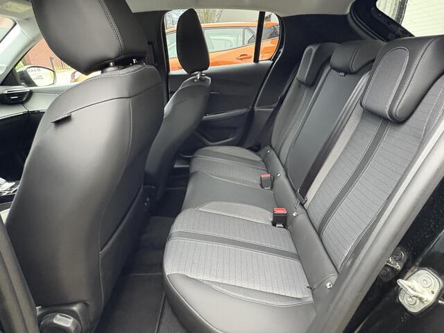 Peugeot 208 1.2 PureTech Allure Automaat, Groot-Navigatie, Digitaal Dashboard, Camera 360, 1/2 Leder