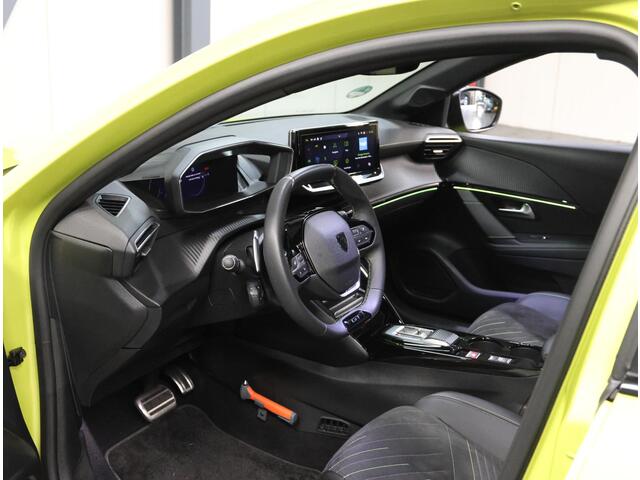 Peugeot 208 Hybrid 136PK e-DCS6 GT | AUTOMAAT | 1ste eigenaar | Stoelverwarming | Dodehoekdetectie | 360'Camera | LEER/Alcantara | Adaptive Cruise Control | Climate Control | Parkeersensoren | FULL LED | Sfeerverlichting | Isofix | Privacy Glass |