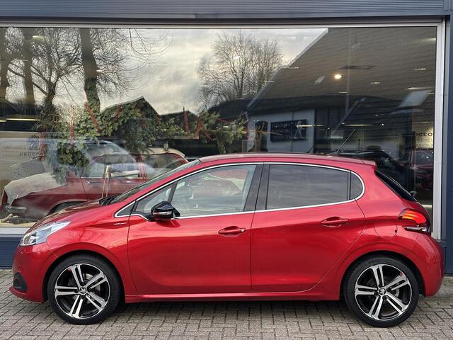 Peugeot 208 1.2 Turbo 110 PK GT-Line 6-Bak | 1e Eigenaar Volledig Dealer Onderhouden | Sportieve GT Uitvoering | Navigatie | Parkeercamera | 17" Lichtmetalen Velgen | Cruise Control | Climate Control | Apple Carplay & Android Auto | Parkeersensoren | Half Lederen Bek