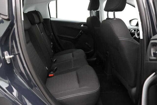 Peugeot 208 1.2 PureTech 82pk Blue Lion | Navigatie | Airconditioning | Cruise control | DAB+ | Parkeersensoren | Lage KM-stand