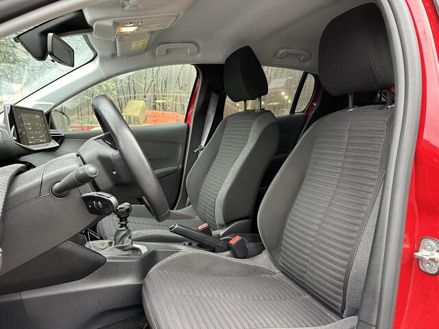 Peugeot 208 1.2 Turbo 100 PK Active | 6-Versnellingsbak | Climate Control | Cruise Control | LED Verlichting | Parkeersensoren | Navigatie via Telefoon | Extra Getinte Ramen | Elektrisch Pakket | BTW Auto |