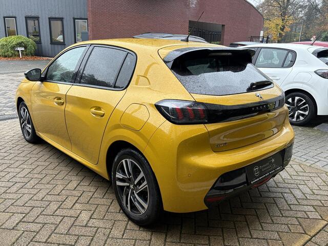 Peugeot 208 1.2 PureTech Allure Automaat, Camera, Groot-Navigatie, Digital Dash