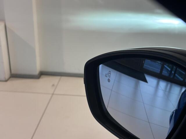 Peugeot 208 1.2 Hybrid 110 e-DCS6 Allure VOORRAAD DEAL | Automaat | Navigatie | 360 camera | Draadloze telefoonlader |