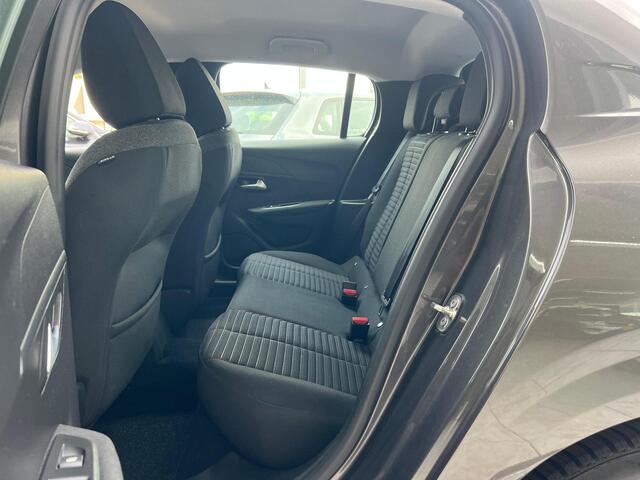 Peugeot 208 1.2 PureTech Allure Pack RIEM V.V | CARPLAY | AFN. TREKHAAK | APK T/M 27