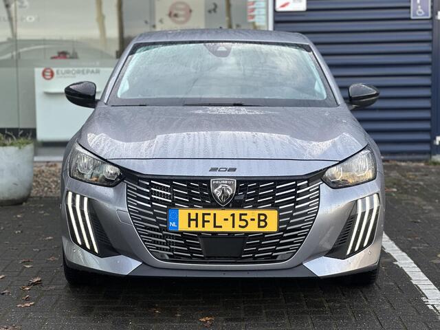 Peugeot 208 1.2 Hybrid 110 e-DCS6 Allure | Adaptieve Cruise Control | Parkeercamera/-sensoren | Apple Carplay/Android Auto | Navigatie | Climate Control | Lichtmetalen velgen | Full LED | Dodehoekdetectie |