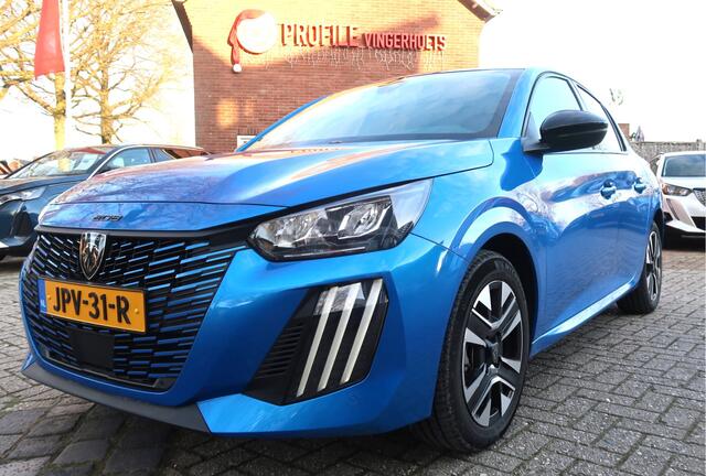 Peugeot 208 100 Pk Benzine * Allure * * Lichtmetalen Velgen * Dab Radio * Apple Carplay / Android Auto * Climate & Cruise Control * Parkeersensoren * Vingerhoets; Vierde generatie Eersteklas Service !