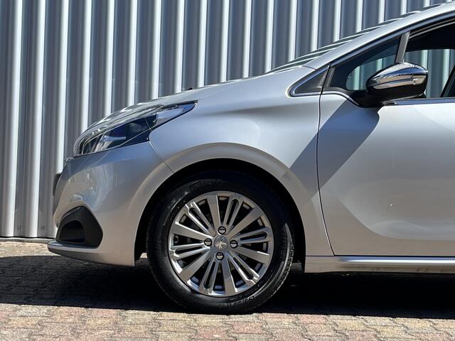 Peugeot 208 1.2 PureTech Allure | Navigatie | Climate Control | LM Velgen