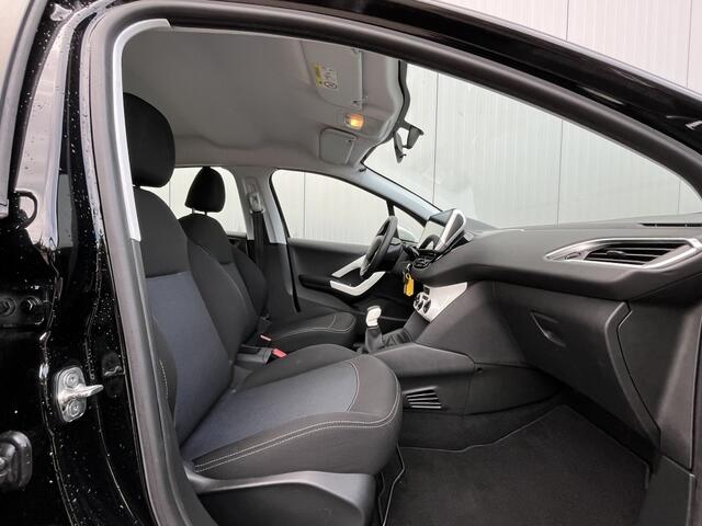 Peugeot 208 1.2 Like, lage km.stand, Carplay/Android, nieuwstaat