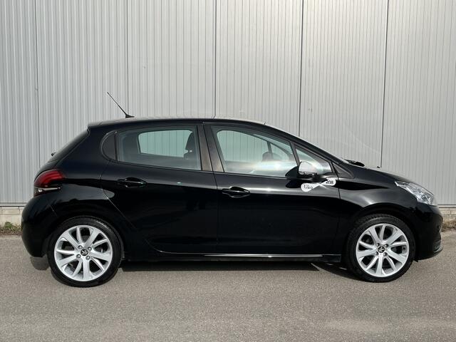 Peugeot 208 1.2 Like, lage km.stand, Carplay/Android, nieuwstaat