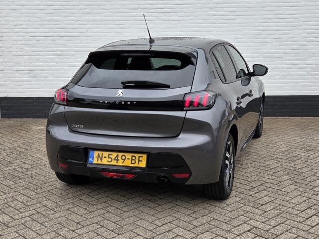 Peugeot 208 100 PK Allure | Verwarmde voorstoelen | Navigatie | LED lampen