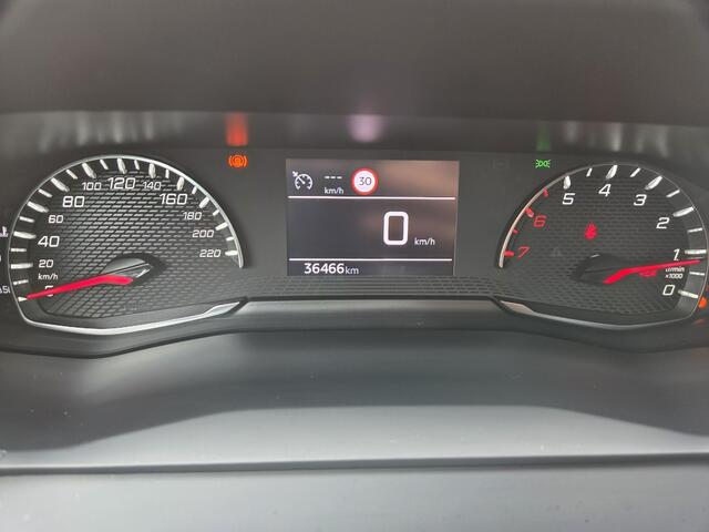 Peugeot 208 100 PK Allure | Verwarmde voorstoelen | Navigatie | LED lampen