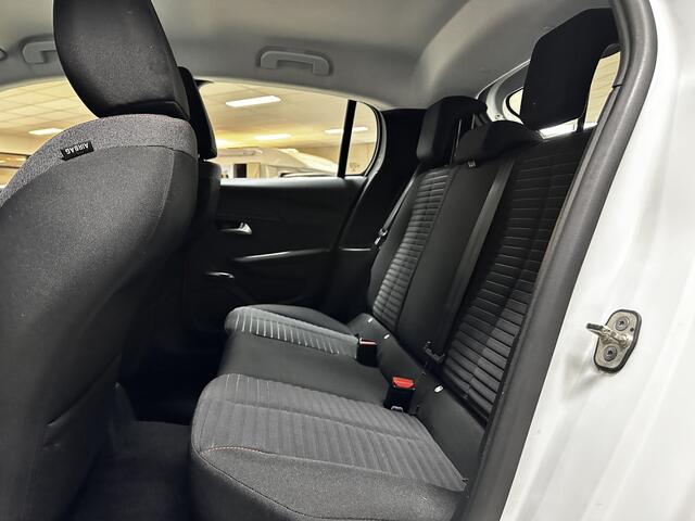 Peugeot 208 1.2 PureTech Blue Lease Active/ Camera/ 16'' LMV/ LED Koplampen/ Navi/ Apple + Android/ Airco/ Cruise/ Elek. pakket/ Isofix/ Bluetooth/ Multi. LEDER. Stuur/ PDC/ LED Dagrijverl.