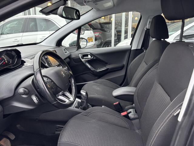 Peugeot 208 1.2 PureTech Allure | Apple carplay/Android auto | Navigatie Full map | Cruise control | Climate control | Lichtmetalen velgen 16'' | Trekhaak
