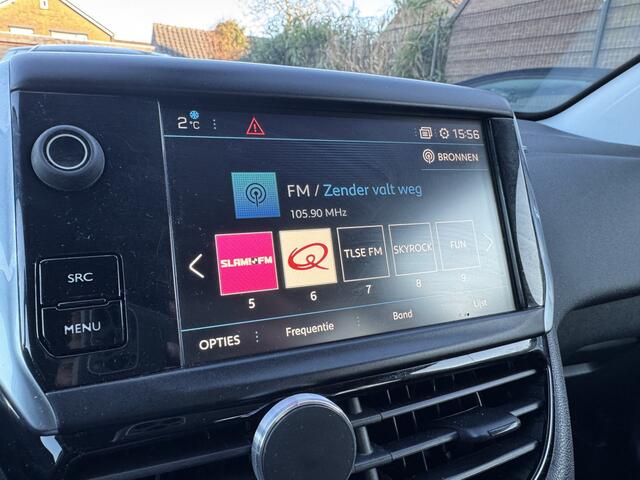 Peugeot 208 1.5 BlueHDi Allure | Navi | Camera | Cruise | Stoelverwarming | Clima |