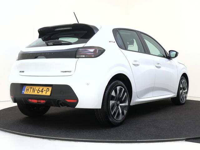 Peugeot 208 1.2 Hybrid 110 e-DCS6 Style | Parkeerhulp | Cruise | Carplay | Airco |