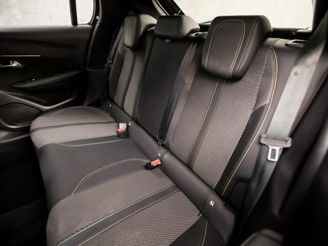 Peugeot 208 1.2 PureTech GT-Line Allure Pack (GROOT NAVI, SPORT VELGEN, CAMERA, SPORTSTOELEN, CLIMATE, CRUISE, SPOILER, NIEUWSTAAT)