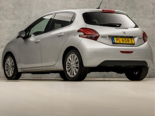 Peugeot 208 1.2 PureTech Allure Sport (PANORAMADAK, APPLE CARPLAY, NAVIGATIE, CLIMATE, GETINT GLAS, SPORTSTOELEN, CRUISE, LM VELGEN, NIEUWE APK, NIEUWSTAAT)