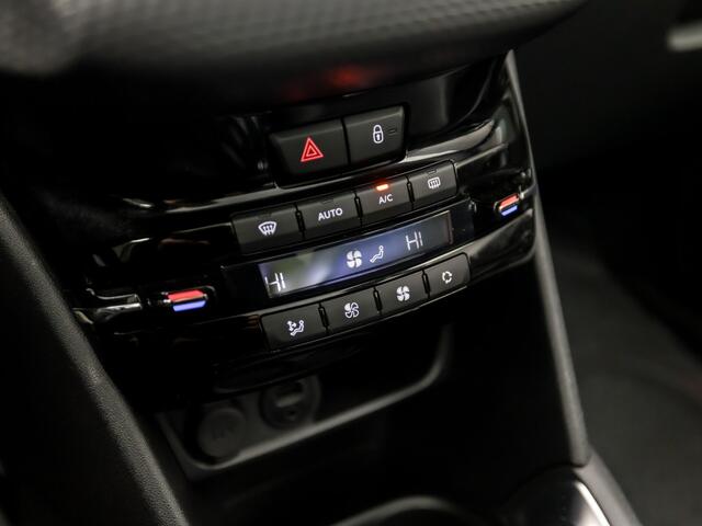 Peugeot 208 1.2 PureTech Allure Sport (PANORAMADAK, APPLE CARPLAY, NAVIGATIE, CLIMATE, GETINT GLAS, SPORTSTOELEN, CRUISE, LM VELGEN, NIEUWE APK, NIEUWSTAAT)