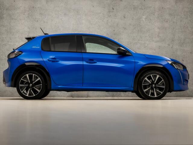 Peugeot 208 1.2 PureTech GT-Line (PANORAMADAK, 3D COCKPIT, APPLE CARPLAY, GROOT NAVI, KEYLESS, LEDER, ADAPTIVE CRUISE, 360 CAMERA, GETINT GLAS, NIEUWSTAAT)