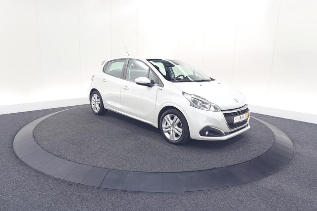Peugeot 208 PureTech 82 Signature | Parkeersensoren | Apple CarPlay | Navigatie | Airco